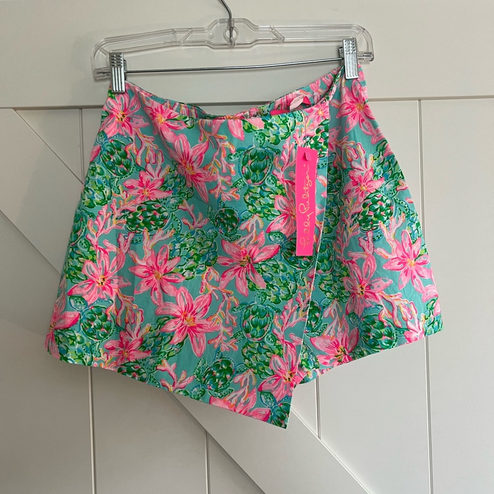 NWT Taneya Skort size 6. NEVER WORN